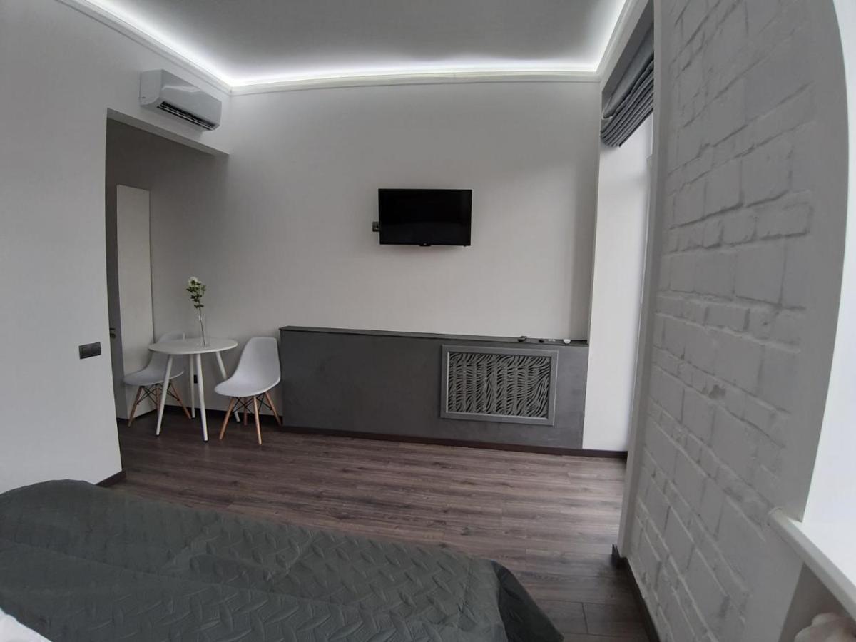 Яркая История Apartman Kijev Kültér fotó