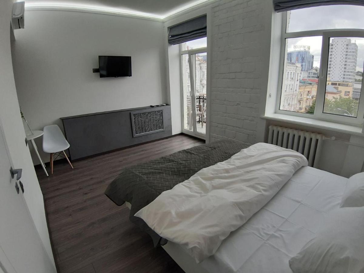 Яркая История Apartman Kijev Kültér fotó