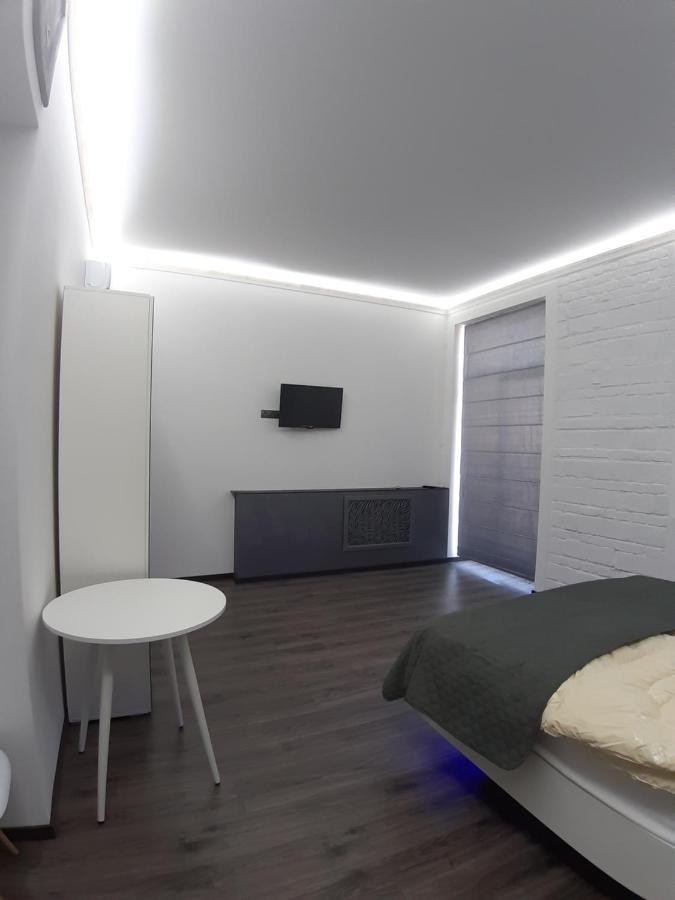 Яркая История Apartman Kijev Kültér fotó